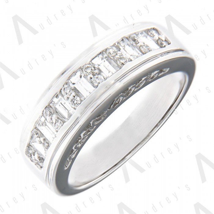 18 KARAT DIAMOND RING