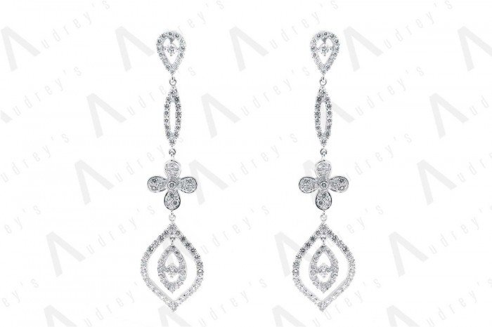 18 KARAT DIAMOND EARRING