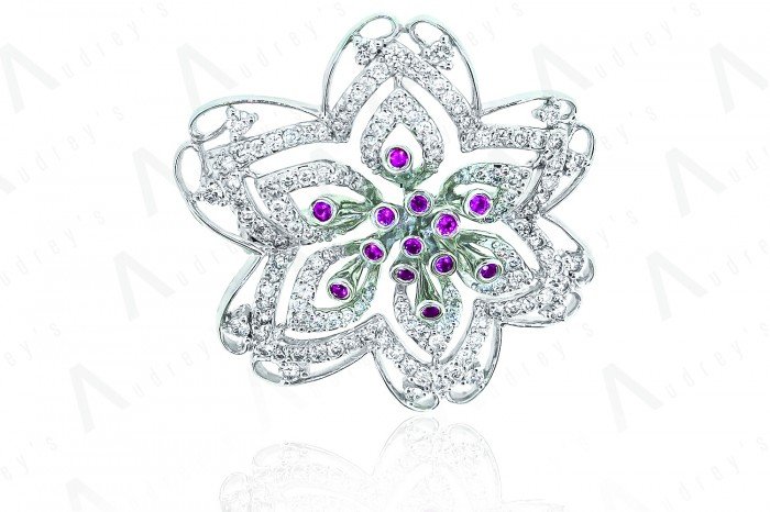 18 KARAT WHITE GOLD DIAMOND AND GEMSTONE PENDANT
