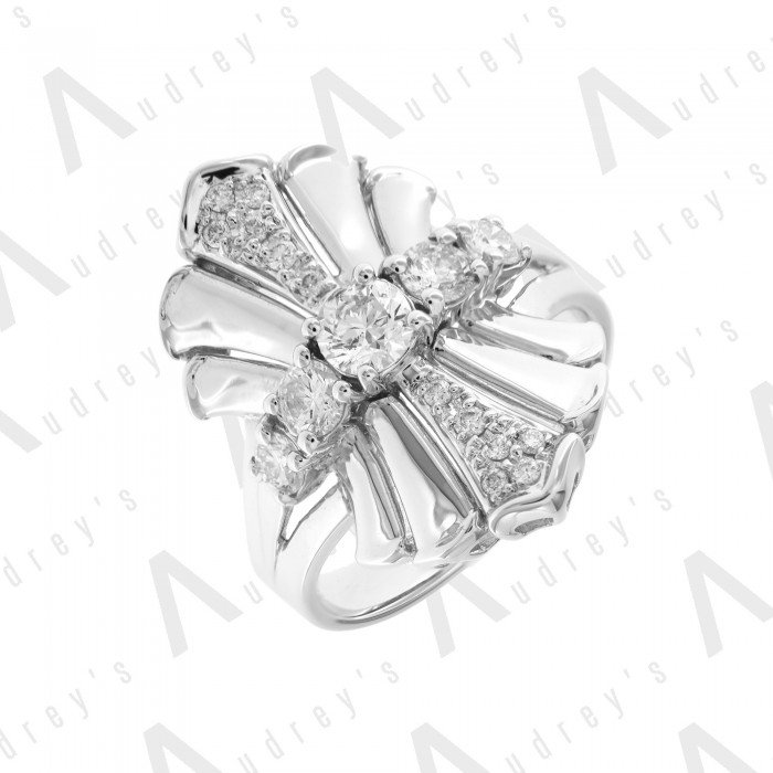 18 KARAT DIAMOND RING