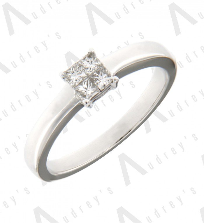 18 KARAT DIAMOND RING