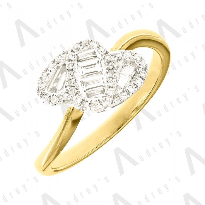 18 KARAT DIAMOND RING