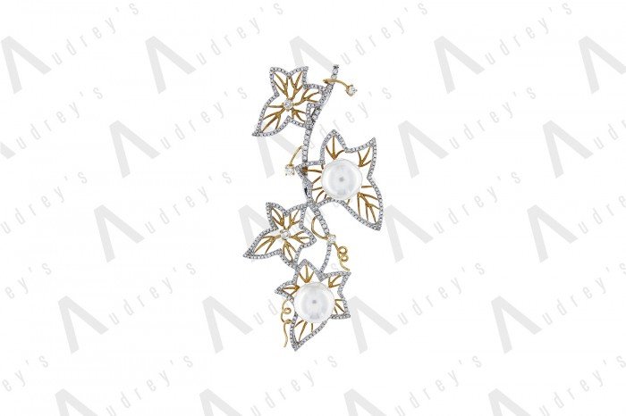 18 KARAT DIAMOND PENDANT