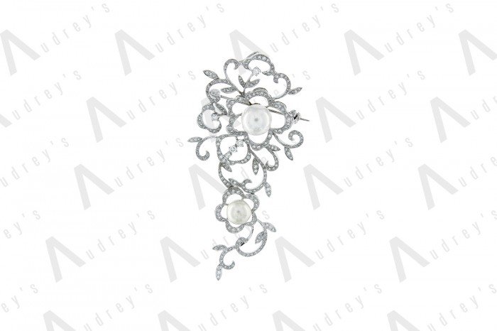 18 KARAT DIAMOND PENDANT