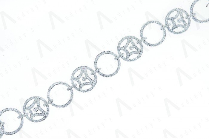 18 KARAT DIAMOND BRACELET