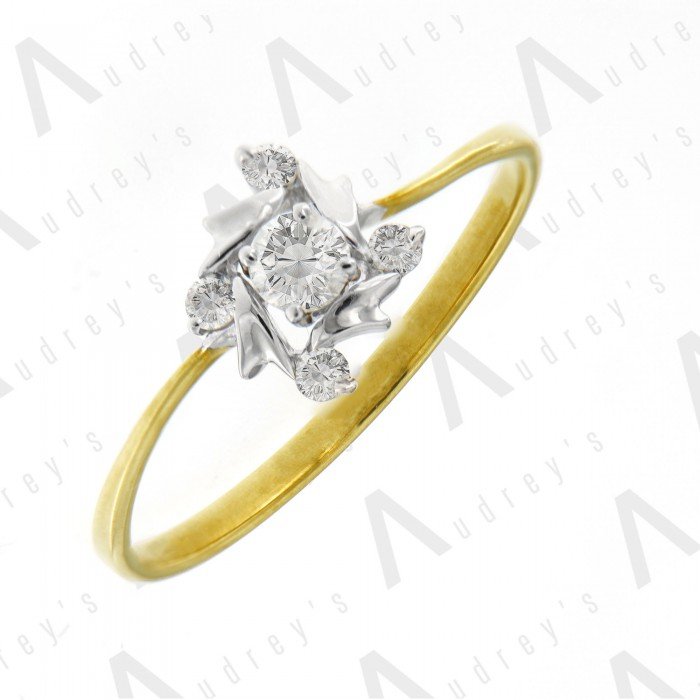 9 KARAT DIAMOND RING