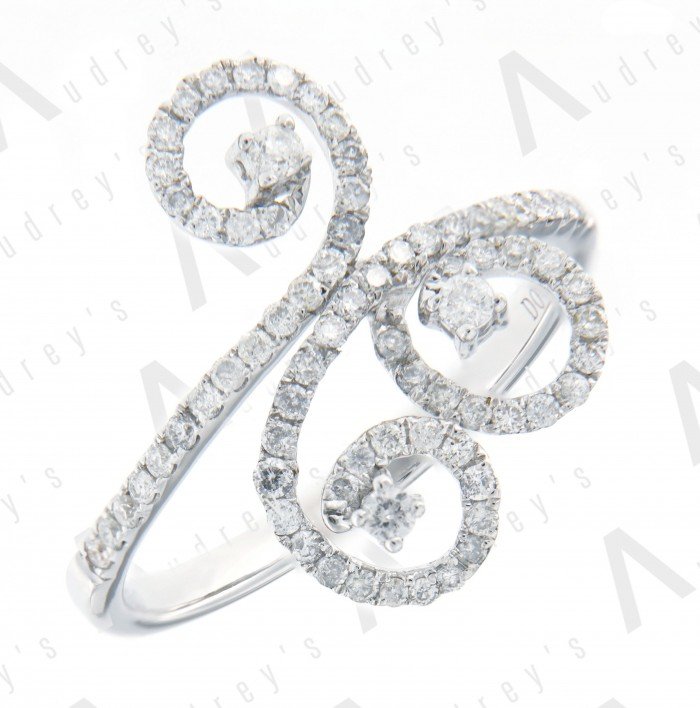 18 KARAT DIAMOND RING