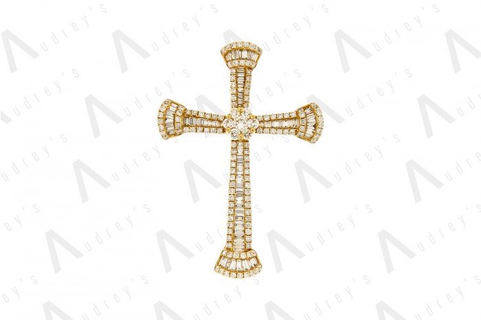 18 KARAT DIAMOND PENDANT