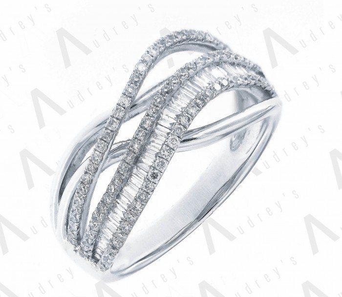 18 KARAT DIAMOND RING