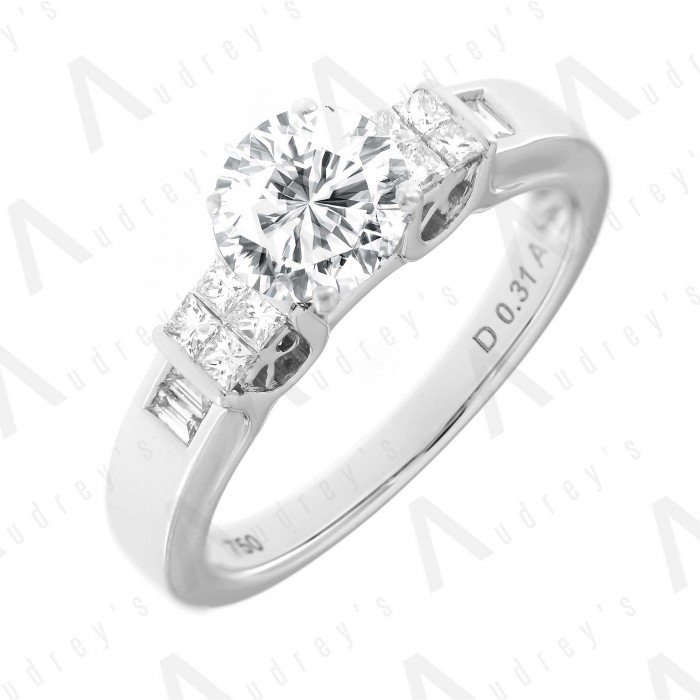 18K JULIANNE DIAMOND RING 