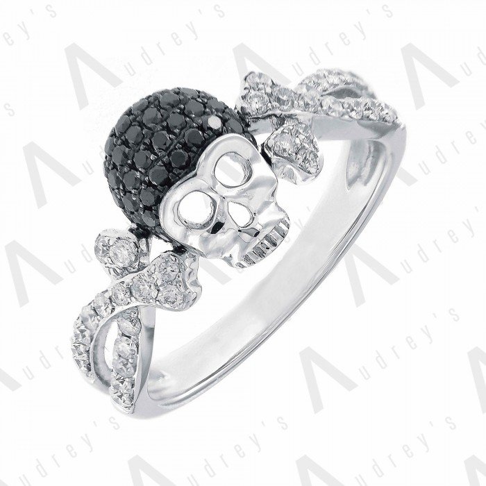 18 KARAT DIAMOND AND GEMSTONE RING
