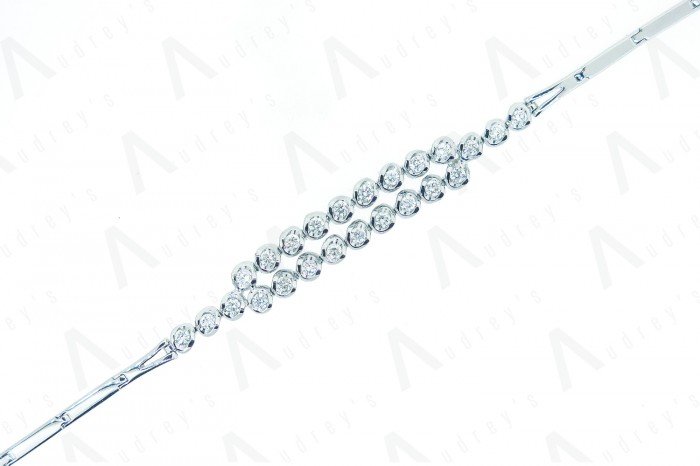 18 KARAT DIAMOND BRACELET