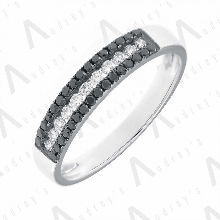18 KARAT DIAMOND RING