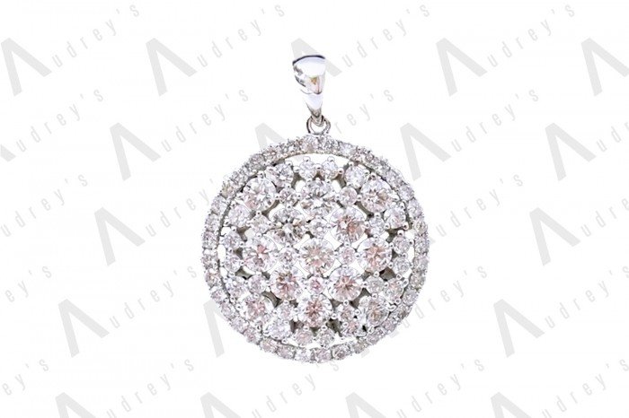18 KARAT DIAMOND PENDANT