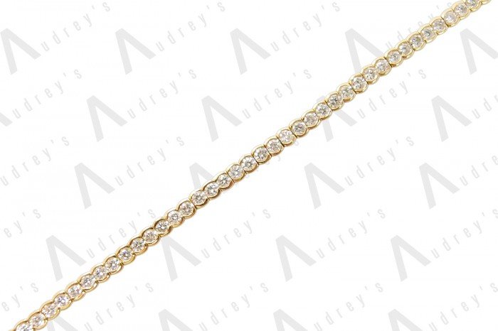 18 KARAT DIAMOND BRACELET