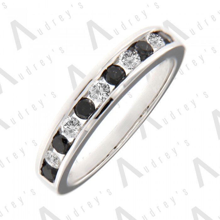 18K WHITE GOLD DIAMOND BAND
