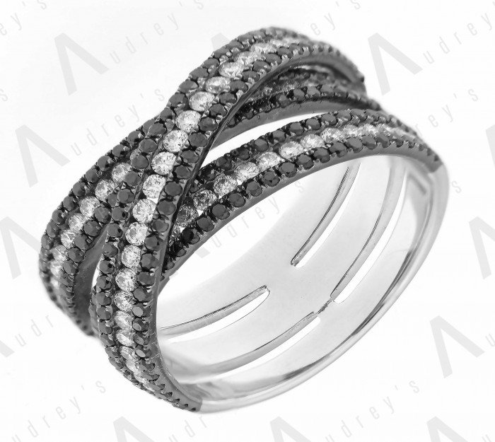 18 KARAT DIAMOND RING