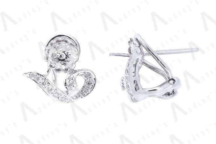 18 KARAT DIAMOND EARRING
